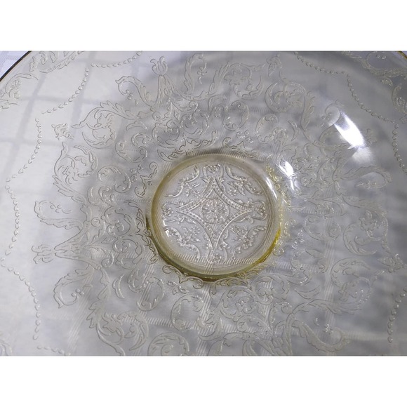 Yellow depression glass fruit bowl - Picture 3 of 6